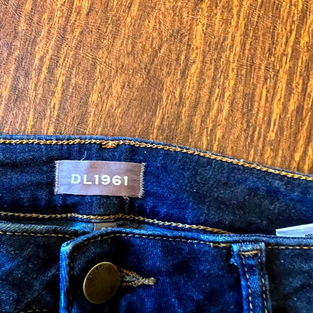 DL1961 Jeans "Emma" Skinny Jean size 28